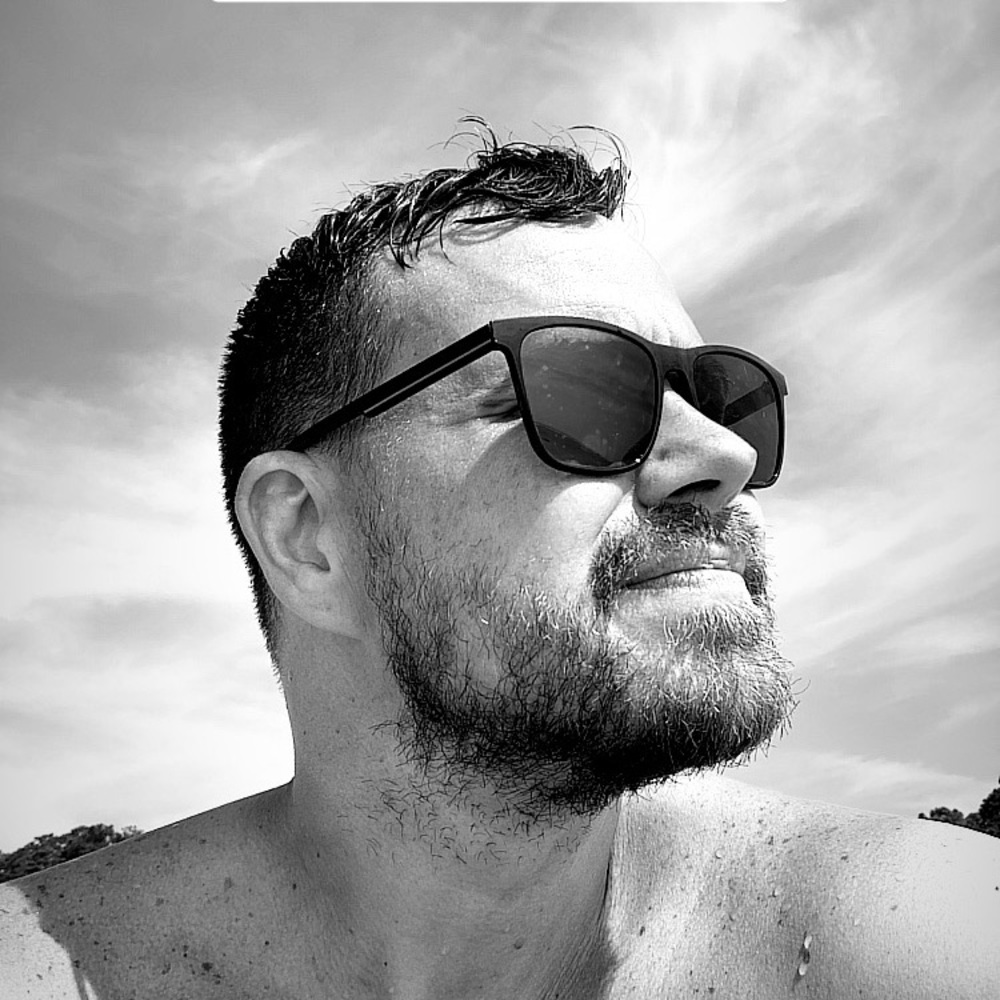 Meet your Posher, Travis